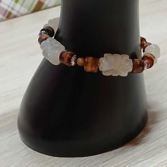 Hand Crafted Handmade Beaded Unisex Stretch Bracelet Brown & White #16 - Picture 3 of 11